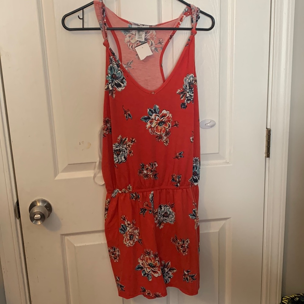 Summer romper with flower prints